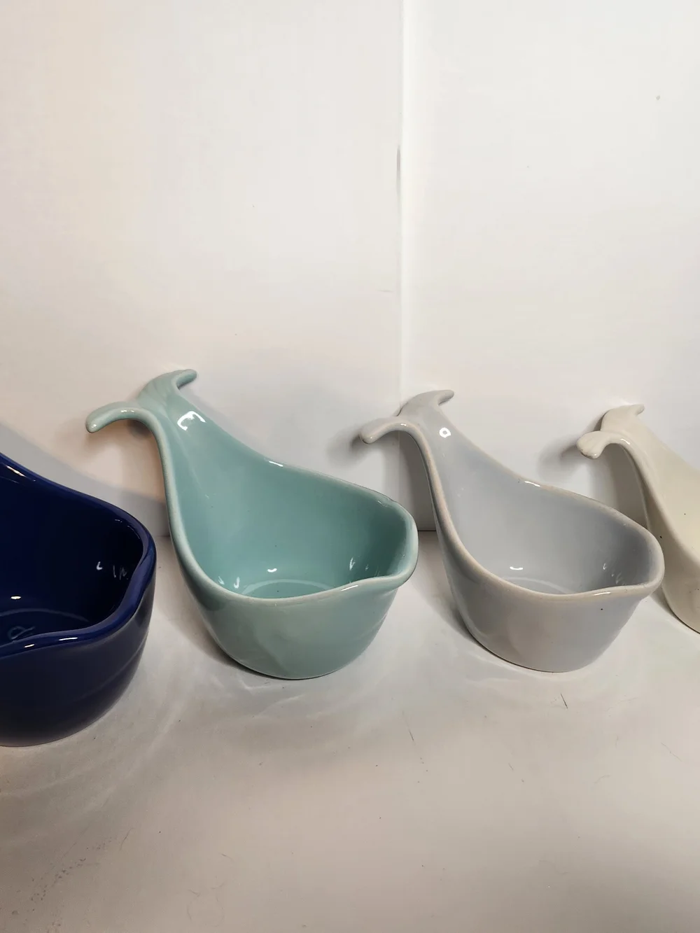 Cracker Barrel 4 Stoneware Blue Whale Stackable Nesting Measuring Cups